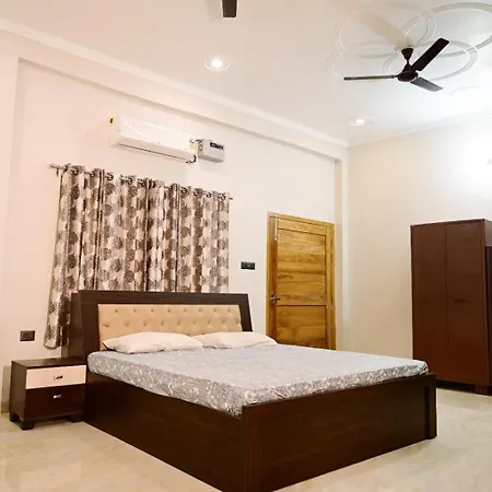Surendra Villa Home Stay Ayodhya Exterior photo