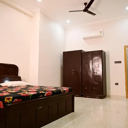 Surendra Villa Home Stay Ayodhya Exterior photo