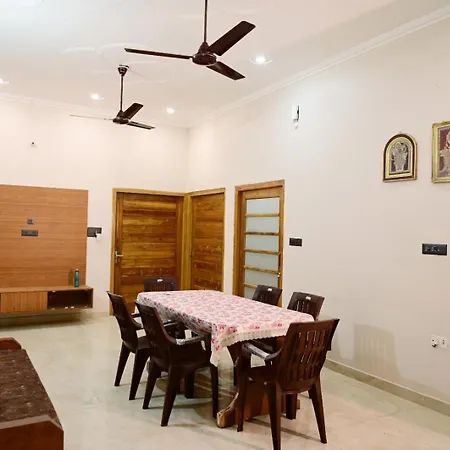 Surendra Villa Home Stay Ayodhya Exterior photo