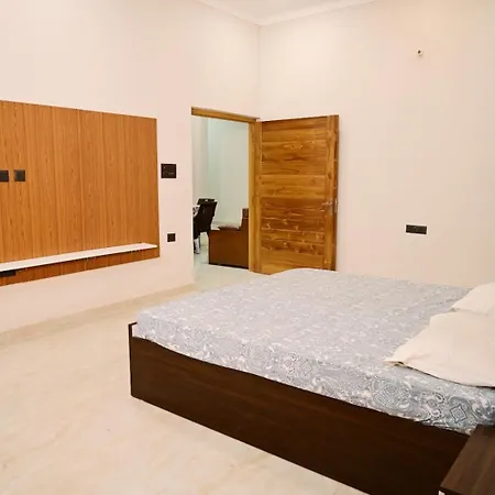 Surendra Villa Home Stay Ayodhya Exterior photo