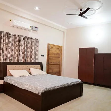 Surendra Villa Home Stay Ayodhya Exterior photo