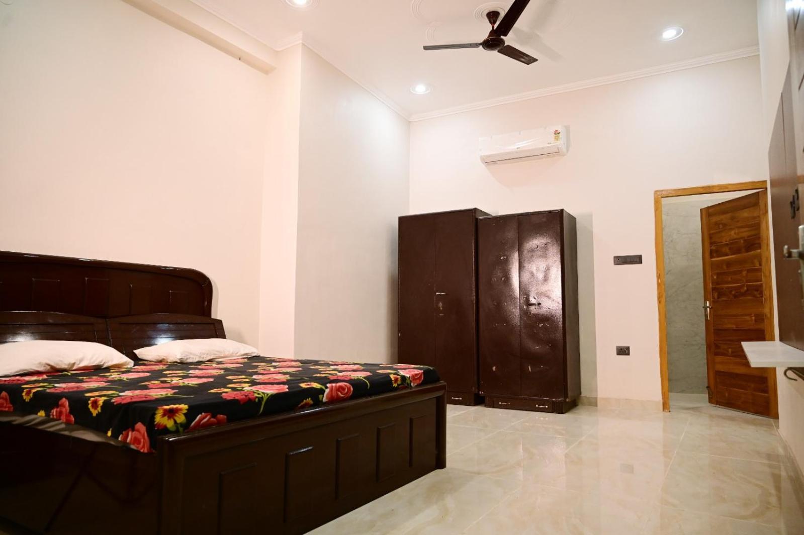 Surendra Homestay Ayodhya